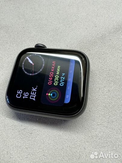 Часы Apple Watch SE 44 mm (2021)