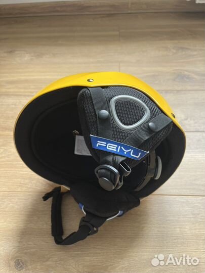 Горнолыжный шлем новый, размер M