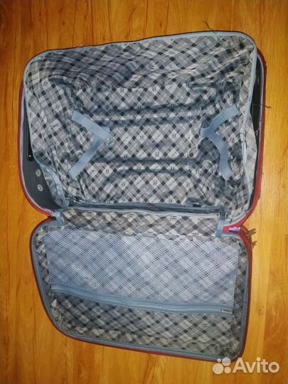 Чемодан 50х36х22см