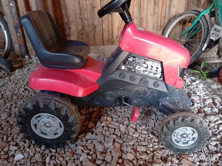 Трактор детский педальный