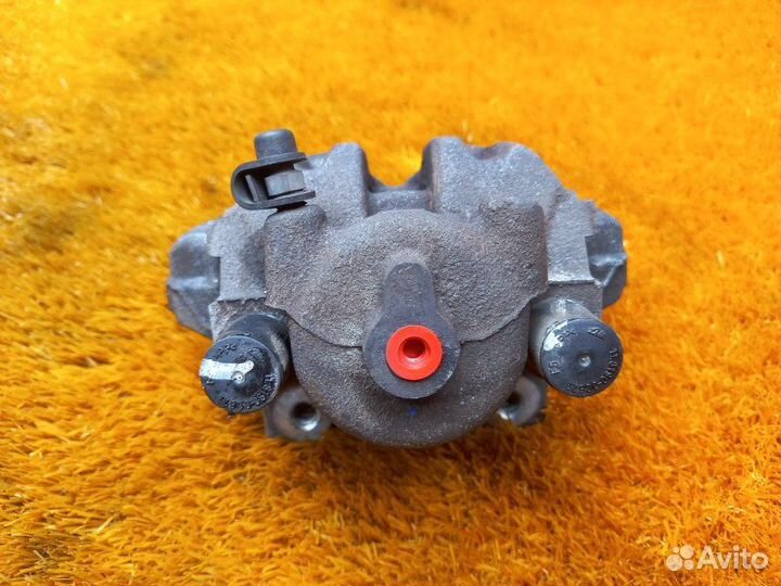 Суппорт задний левый Bmw 3-Series E90 N46B20B 2008