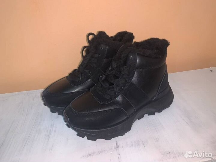 Кроссовки зимние женские