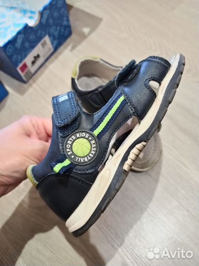 Сандалии на мальчика 29