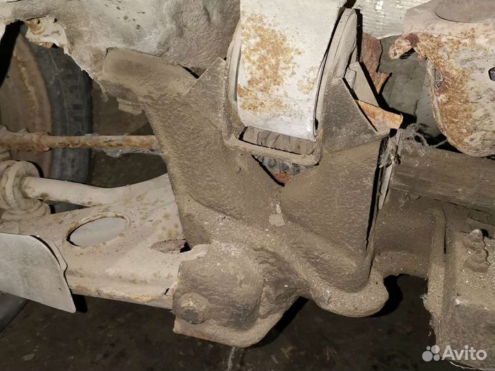 Подрамник Volkswagen Passat b3 1.8