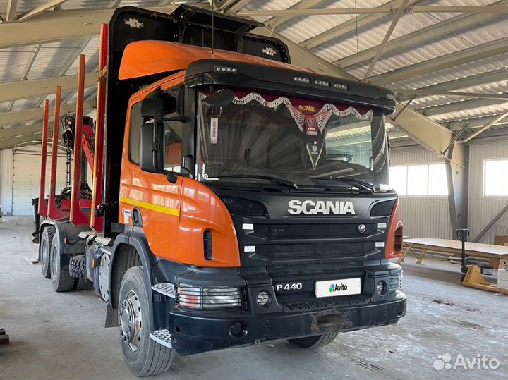 Scania P440 с КМУ, 2015