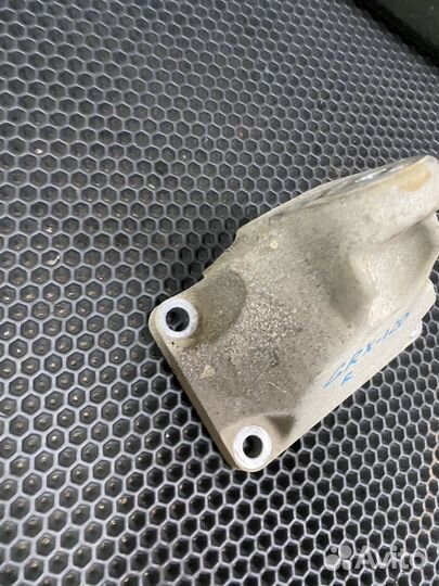 Кронштейн двигателя Toyota Mark GRX-120 4GR