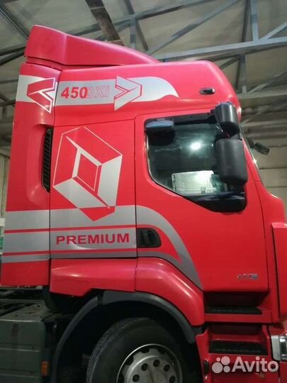 Наклейки на тягач Рено