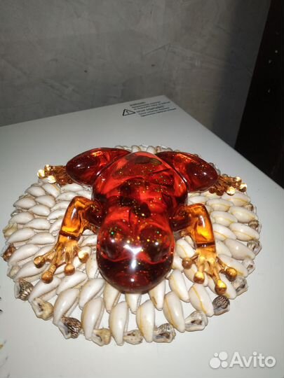 Изделия из ювелирной смолы с натуральным янтарём