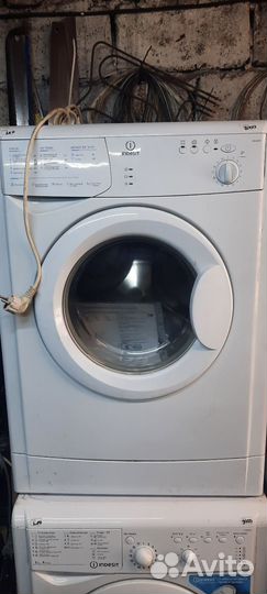 Стиральная машинка Indesit 3,5 кг Узкая