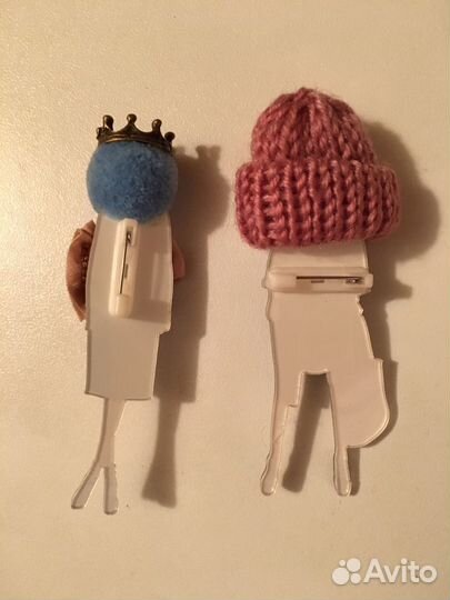 Стильная брошь