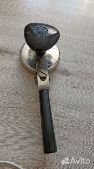 Машинка для закатывания крышек