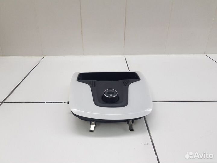 Плафон внутреннего освещения (передних кресел)