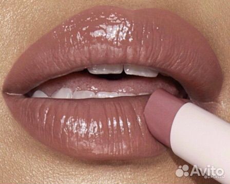 Помада Charlotte Tilbury Hyaluronic Happikiss