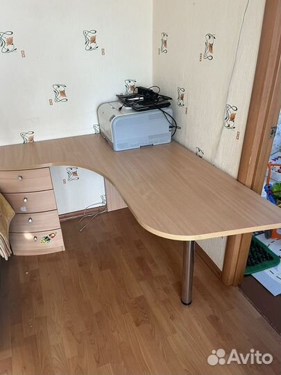 Компьютерный стол