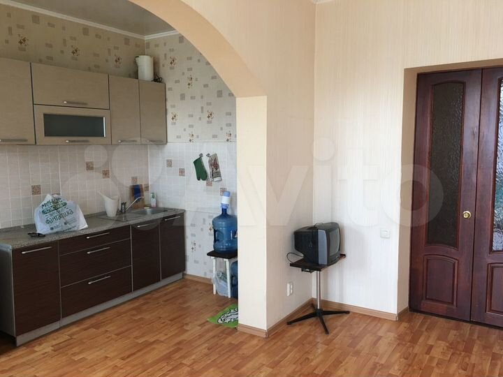 4-к. квартира, 101 м², 2/4 эт.