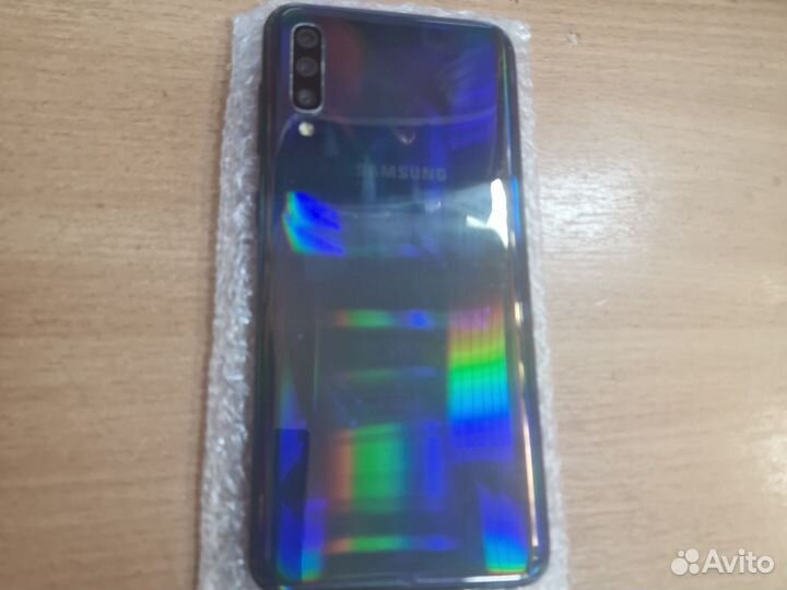 Samsung Galaxy A50, 4/64 ГБ