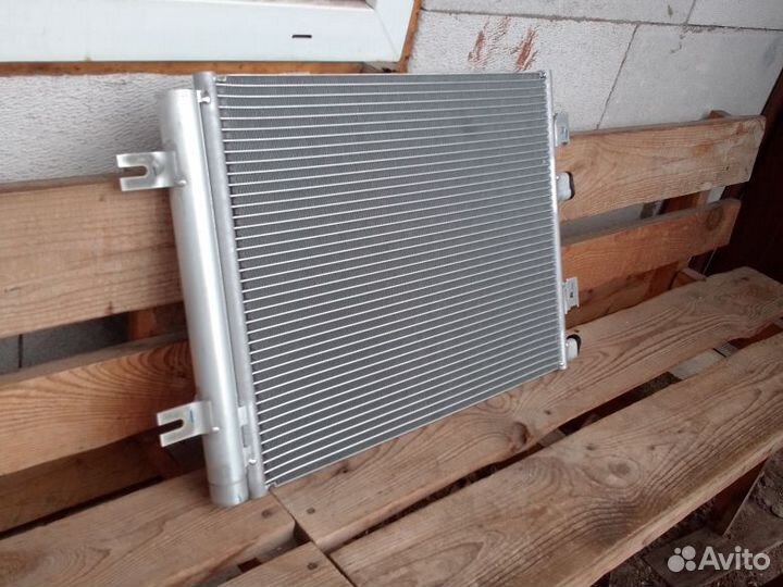 Рено Логан. Дастер, Сандеро радиатор кондиционера