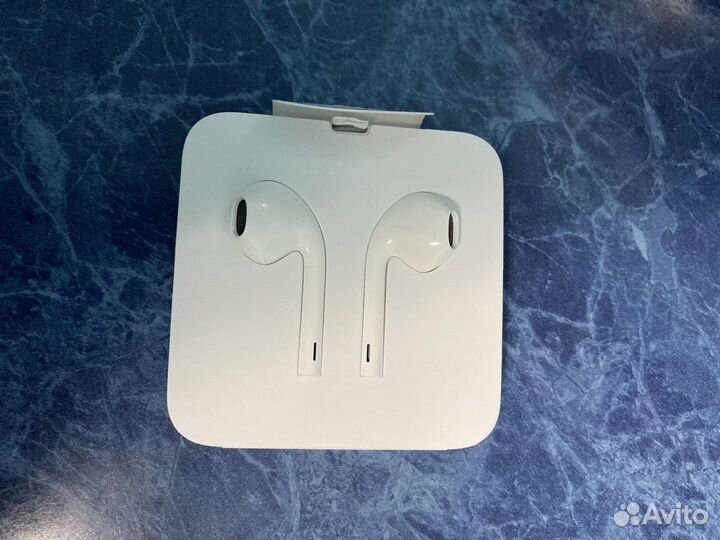 Новые проводные наушники Apple