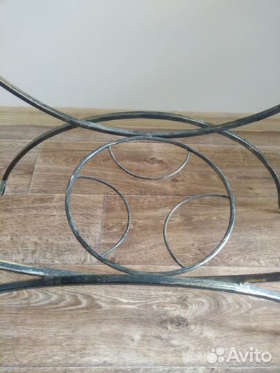 Подставка для большого цветка. Металл