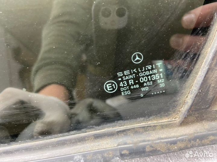 Стекло заднее правое Mercedes-Benz E-Class S124