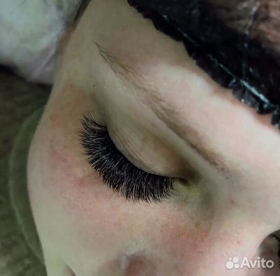 Наращивание ресничек, Ламинирование бровей