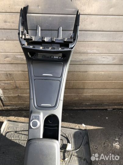 Центральная Консоль в Сборе Мерседес W246