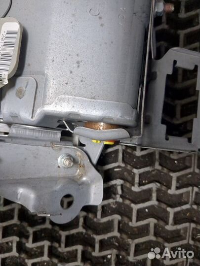 Подушка безопасности коленная Toyota Venza, 2010