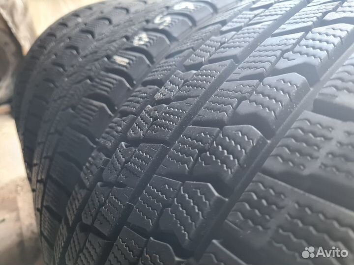 Goodyear Ice Navi Zea II 215/45 R17