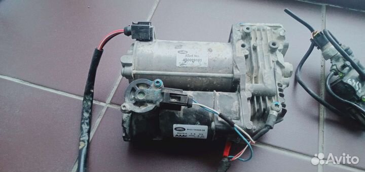 Компрессор пневмоподвески Lend Rover Discovery 3
