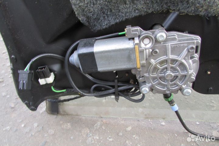 Стеклоподъемник в cборе с моторчиком Audi A8 D2