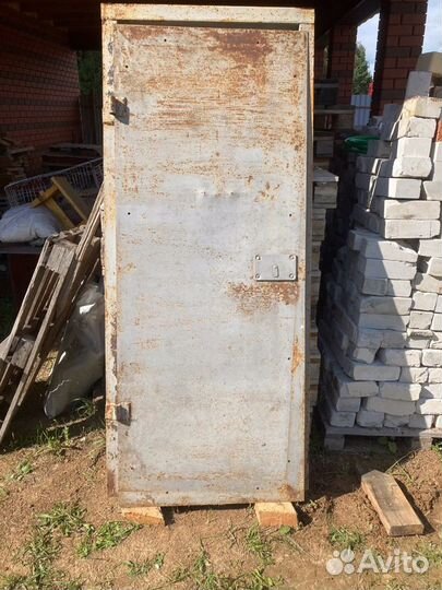 Железная металлическая дверь бу