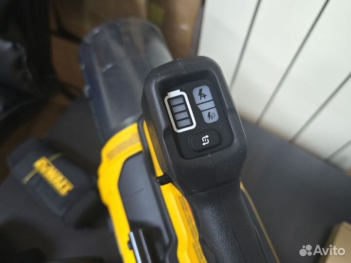 Воздуходувка Dewalt 60V dcbl777B