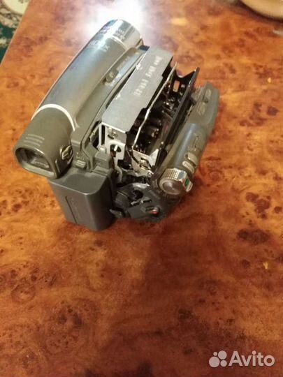 Цифровая видеокамера