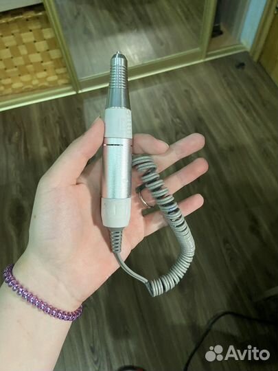 Две лампы для ногтей,машинка для фрез,типсы