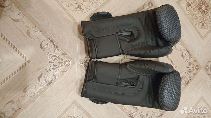 Перчатки боксёрские