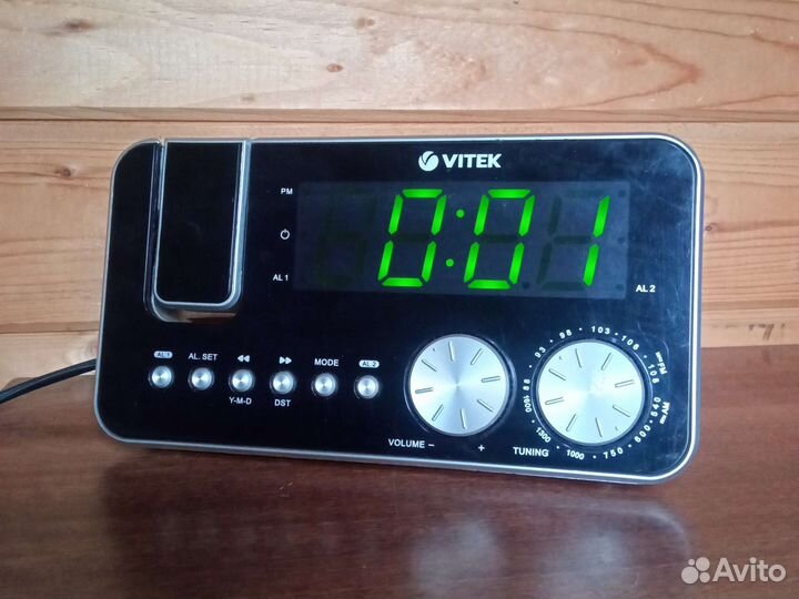 Часы электронные с радио и лазером