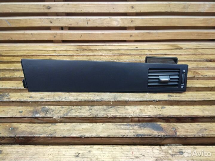 Декоративная накладка торпедо правая верхняя