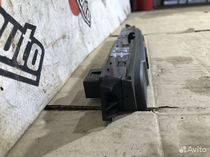 Кнопка аварийной сигнализации land rover discovery