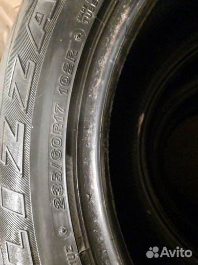 Bridgestone Blizzak DM-V1 235/60 R17