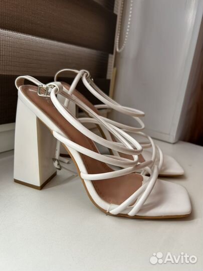 Босоножки женские 39 размер