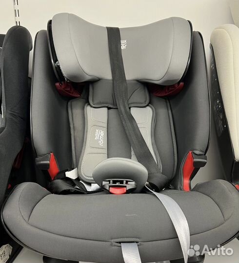 Автокресло Britax roemer advansafix IV M