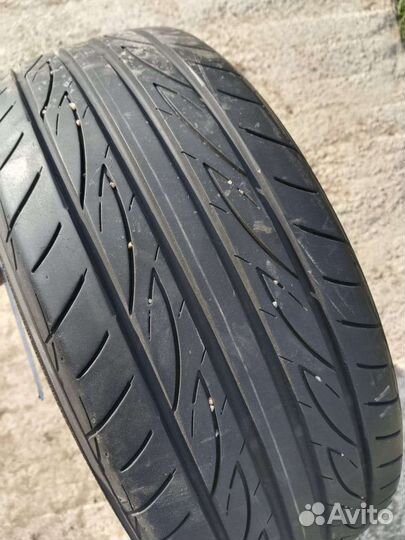 Yokohama Advan Fleva V701 205/45 R17