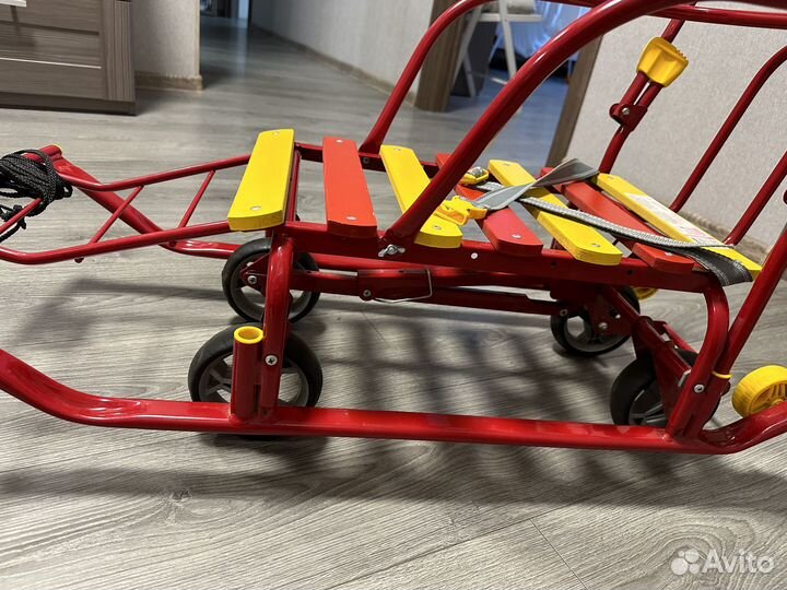 Детские санки на колесах Nika красные