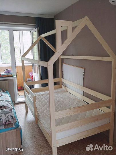 Детская кровать домик