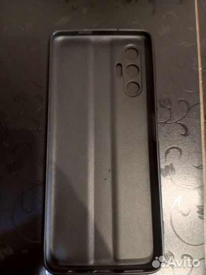 2 Чехла на телефон