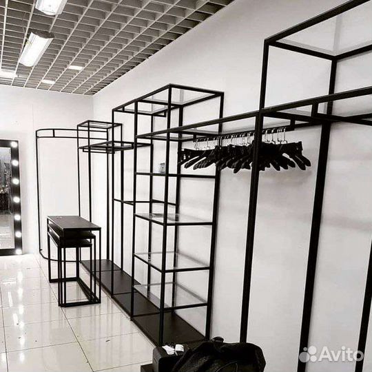 Торговое оборудование в магазин одежды (шоу-рум)