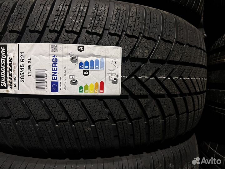 Bridgestone Blizzak LM005 DriveGuard 285/45 R21