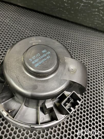 Моторчик печки / отопителя Ford focus 3