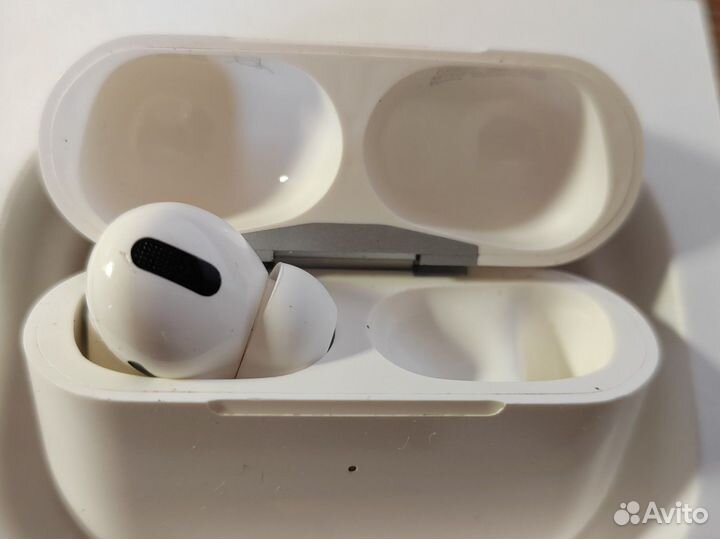 Кейс Airpods pro