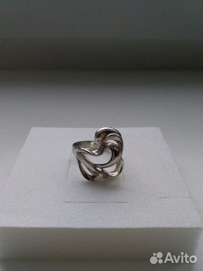 Серебряное кольцо